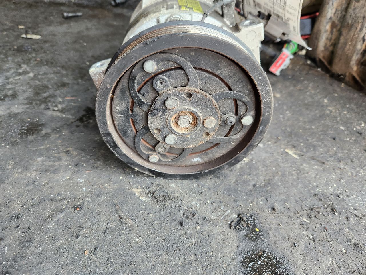 2011 VOLVO XC90 AC COMPRESSOR - 485975 — photo 4