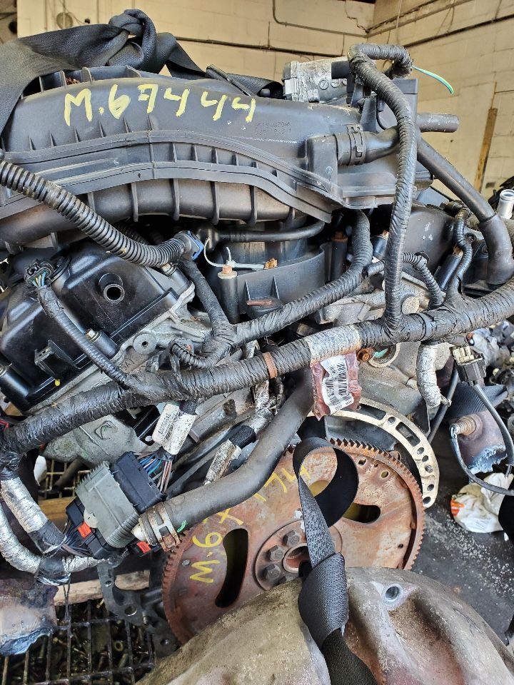 2011 DODGE DURANGO ENGINE ASSEMBLY - 485998 — photo 2