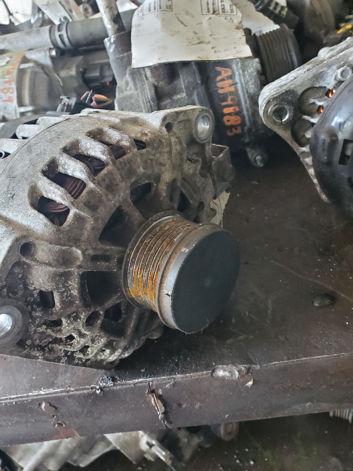 2014 NISSAN ROGUE ALTERNATOR - 486424