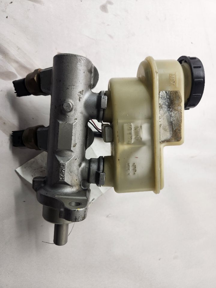 2006 NISSAN TITAN BRAKE MASTER CYL - 486541 — photo 4