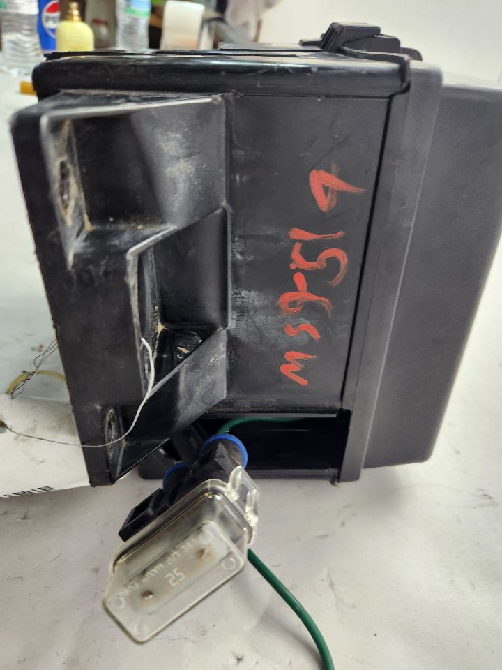 2006 NISSAN TITAN Fuse Box, Engine - 486549 — photo 3