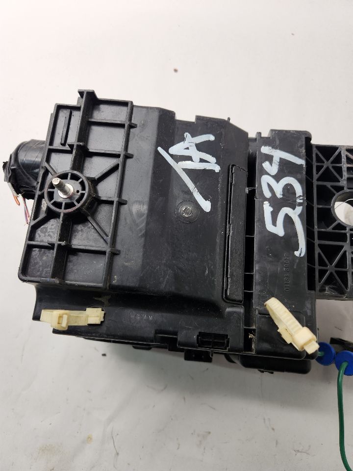 2006 NISSAN TITAN Fuse Box, Engine - 486549 — photo 4