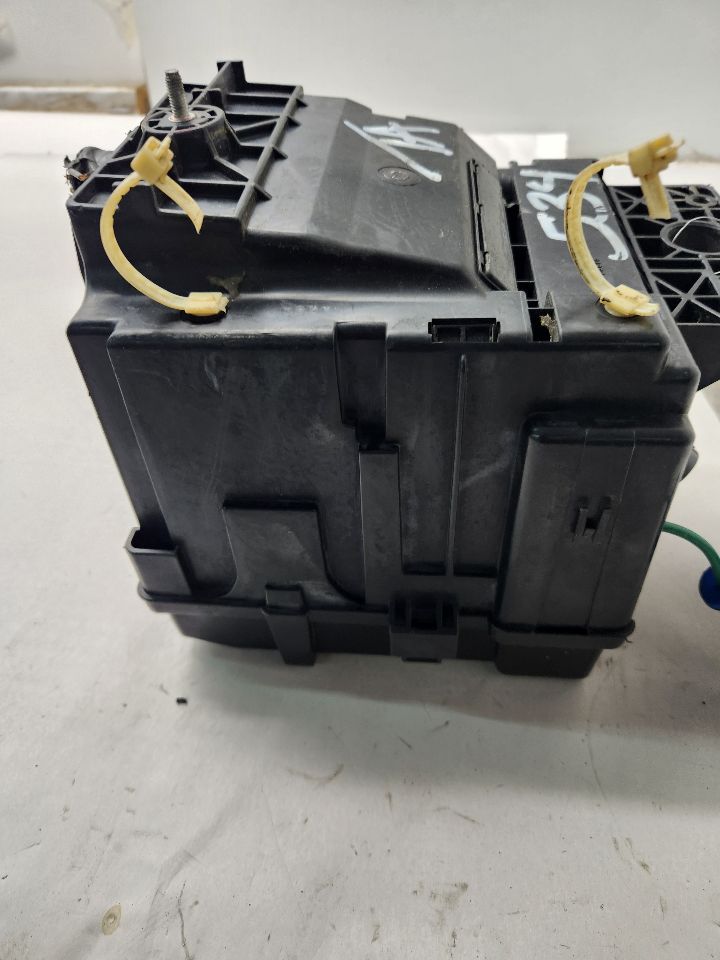 2006 NISSAN TITAN Fuse Box, Engine - 486549 — photo 5