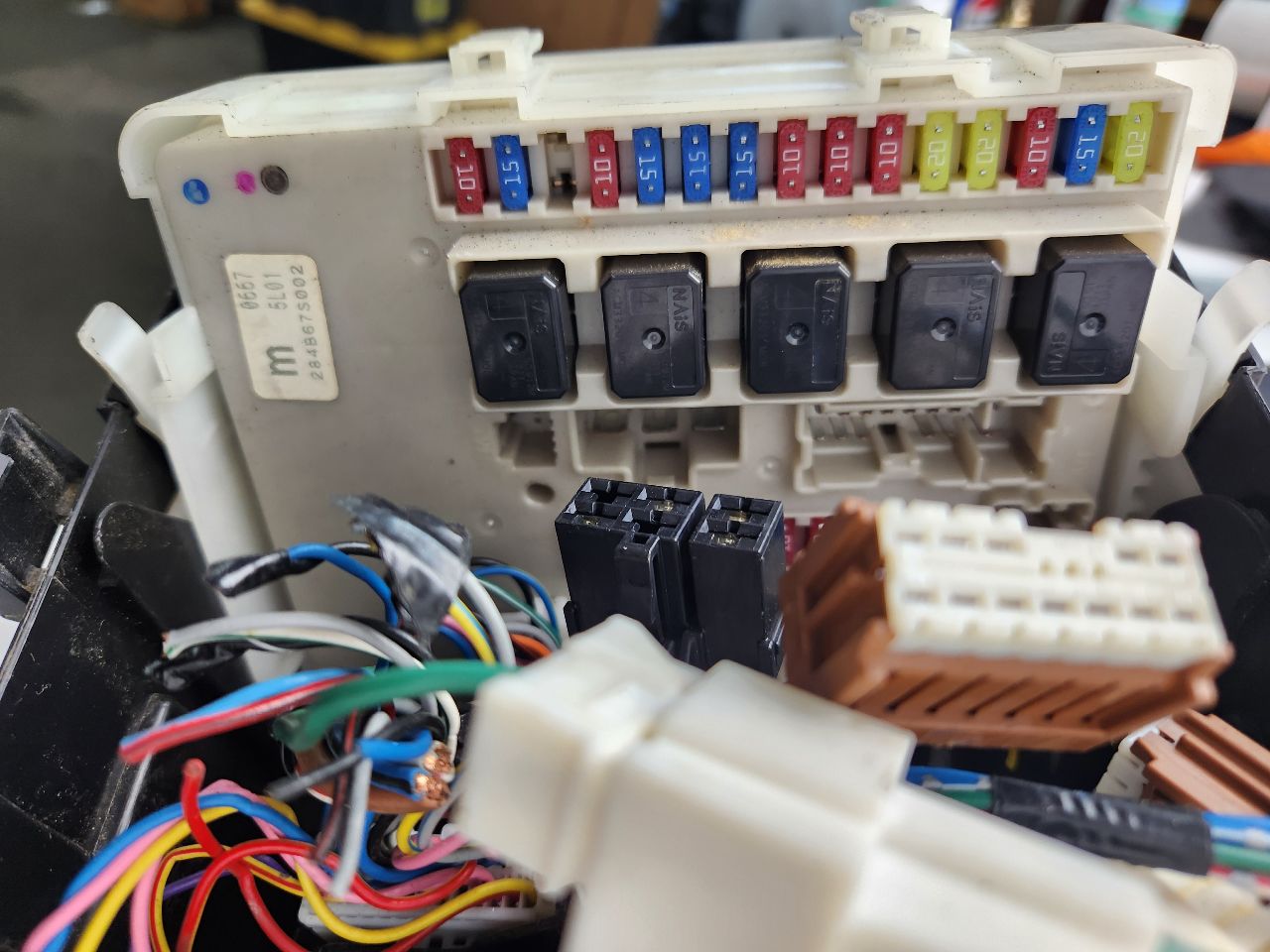 2006 NISSAN TITAN Fuse Box, Engine - 486549 — photo 8