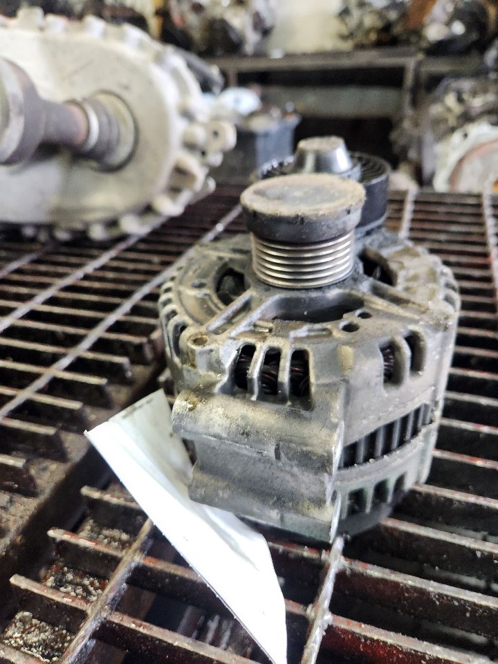 2011 BMW 328i ALTERNATOR - 487423 — photo 3