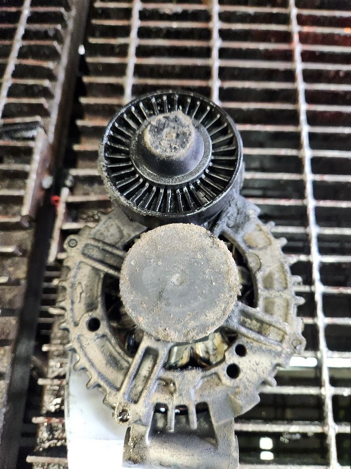 2011 BMW 328i ALTERNATOR - 487423 — photo 4