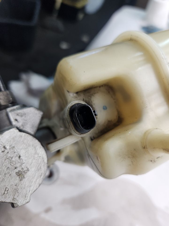 2015 JEEP CHEROKEE BRAKE MASTER CYL - 487460 — photo 3