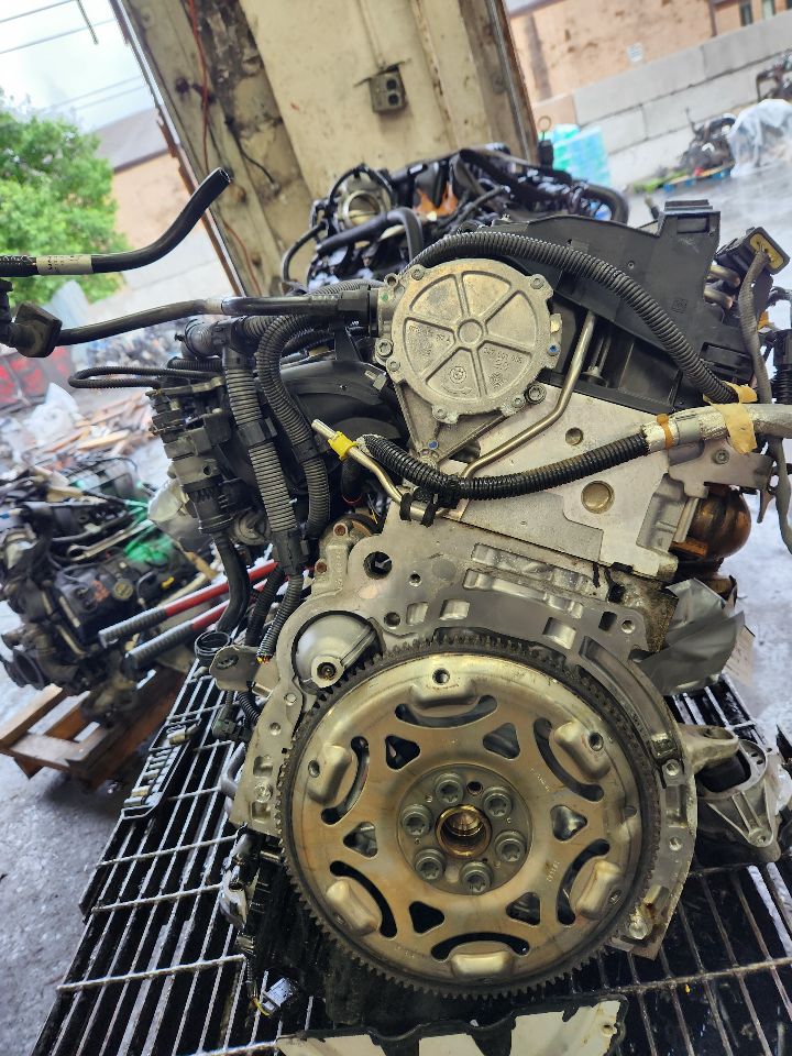 2014 BMW 320i ENGINE ASSEMBLY - 487670 — photo 4