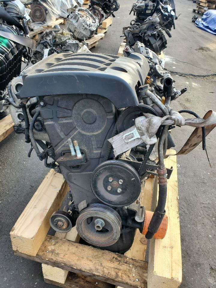 2009 HYUNDAI ACCENT ENGINE ASSEMBLY - 487698 — photo 4
