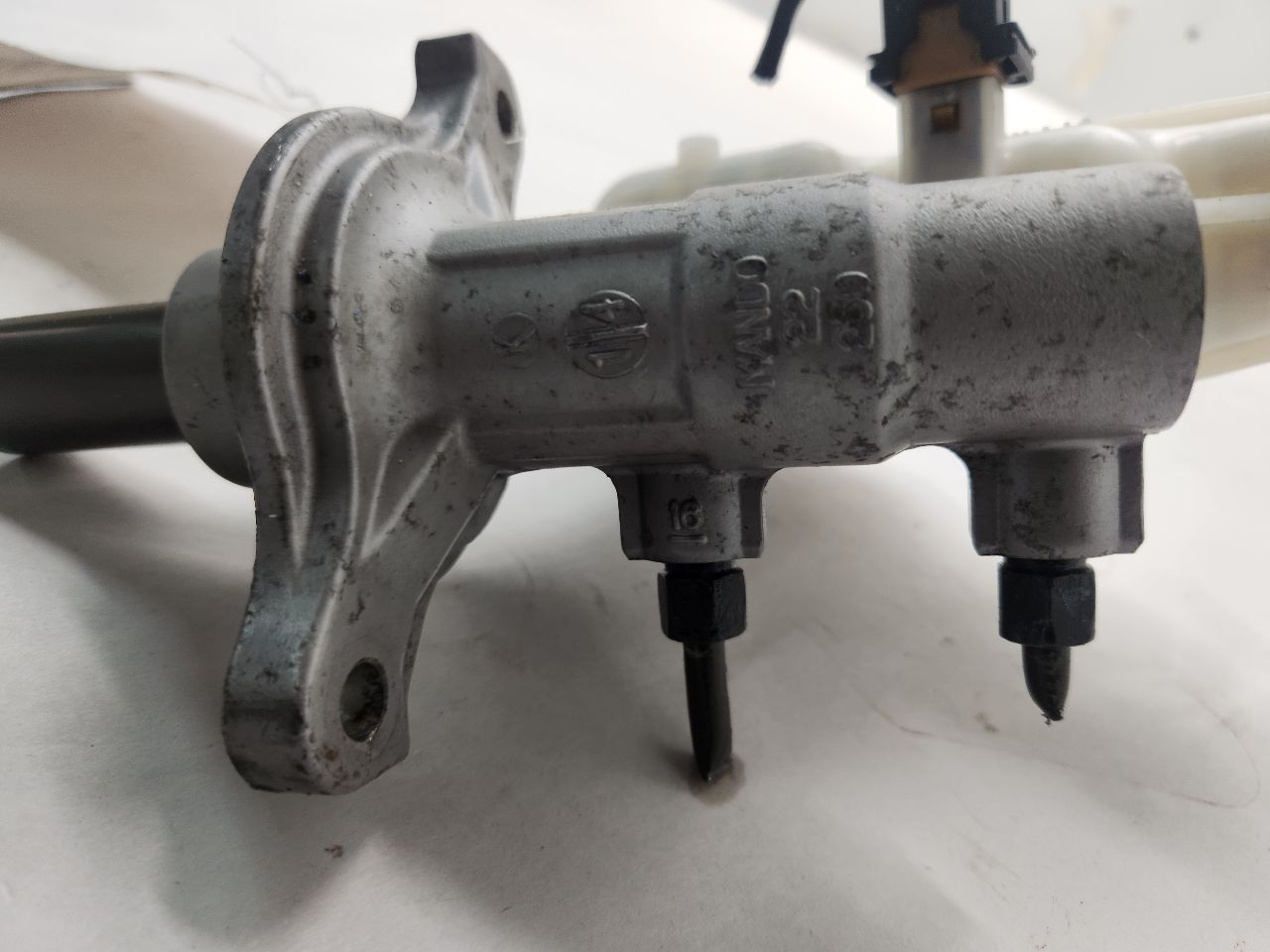 2013 HYUNDAI ELANTRA BRAKE MASTER CYL - 487734 — photo 3