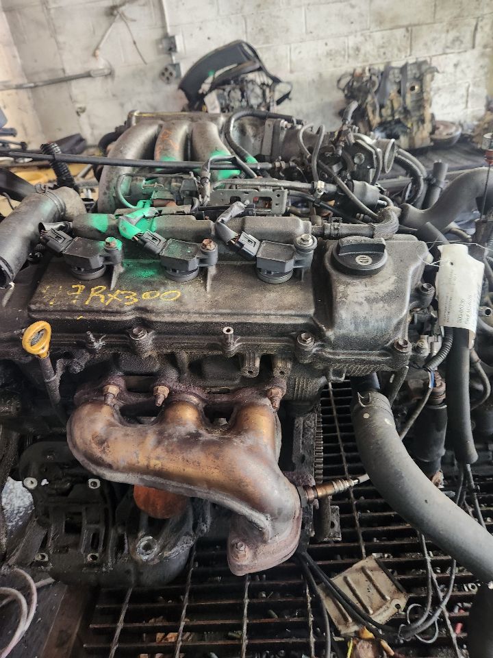 2001 LEXUS RX300 ENGINE ASSEMBLY - 488147 — photo 1