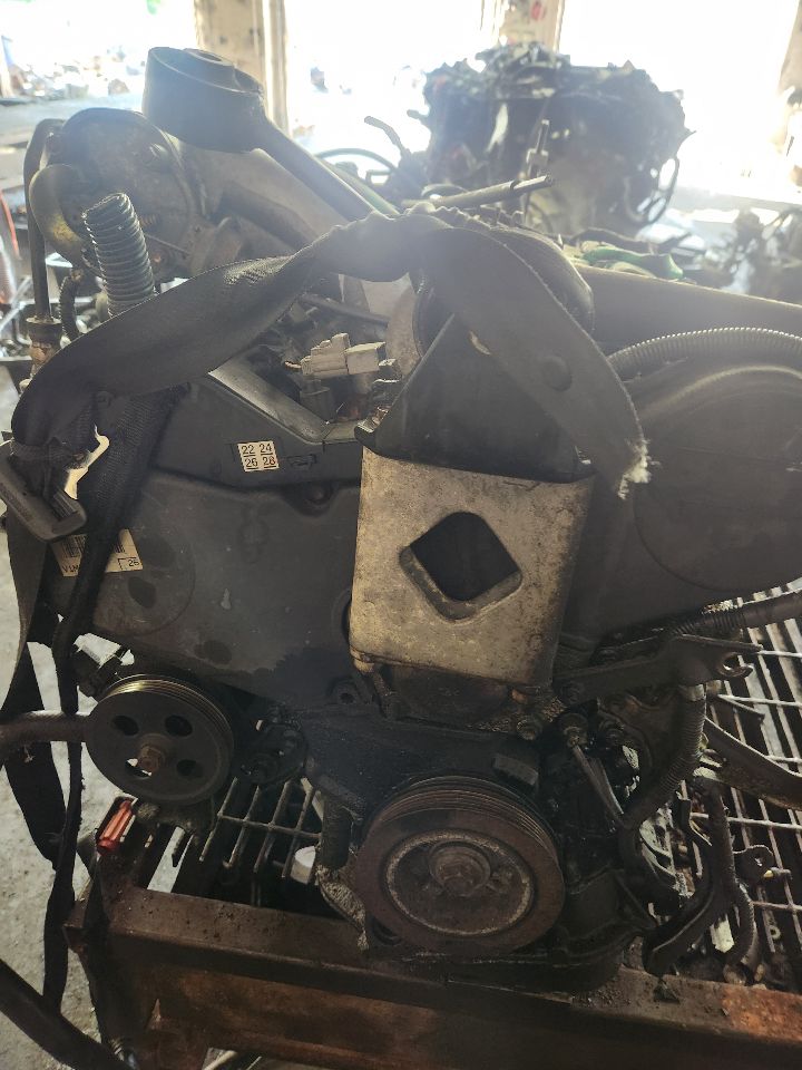 2001 LEXUS RX300 ENGINE ASSEMBLY - 488147 — photo 2