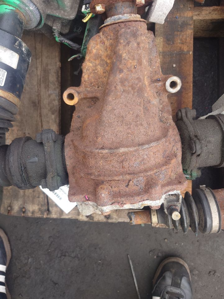 2001 LEXUS RX300 CARRIER ASSEMBLY - 488150 — photo 1