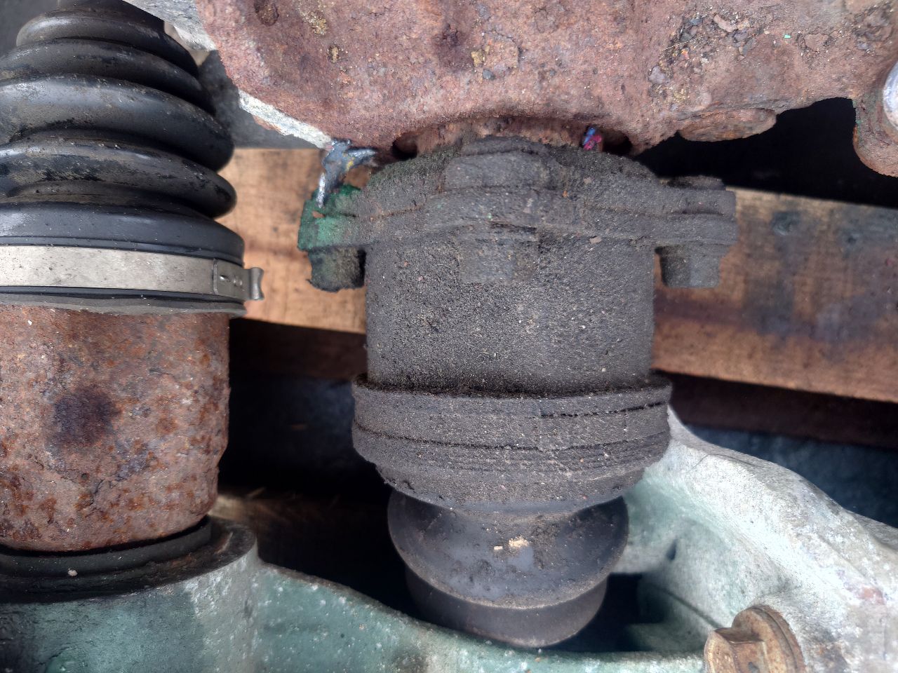 2001 LEXUS RX300 CARRIER ASSEMBLY - 488150 — photo 3