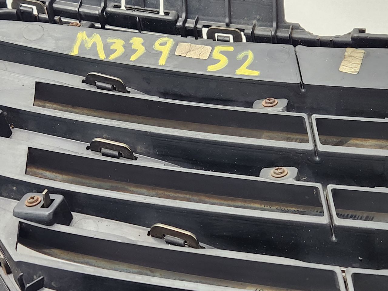 2015 HYUNDAI SONATA GRILLE - 488200 — photo 4