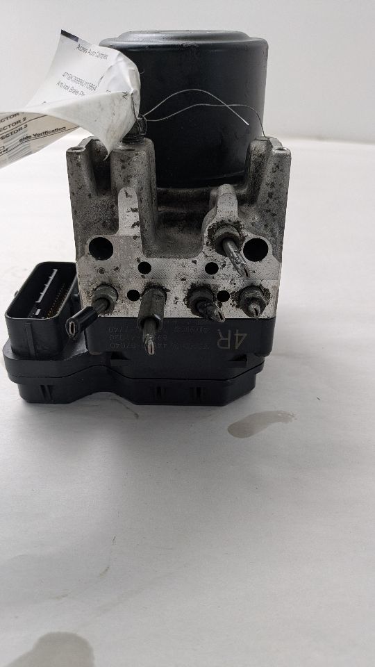 2006 TOYOTA AVALON Anti-lock Brake Pts - 488315 — photo 2