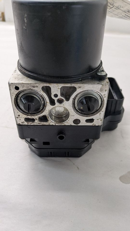 2006 TOYOTA AVALON Anti-lock Brake Pts - 488315 — photo 4