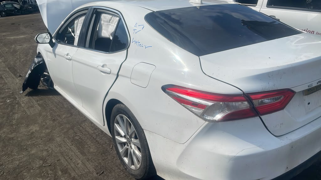 2020 TOYOTA CAMRY Decklid  Tailgate - 488469 — photo 8