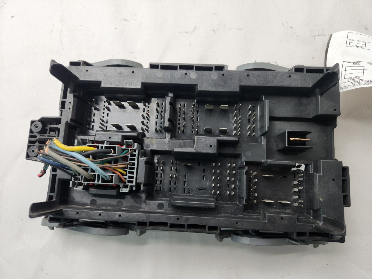 2011 CHEVROLET SILVERADO 1500 PICKUP Fuse Box, Engine - 488503 — photo 3