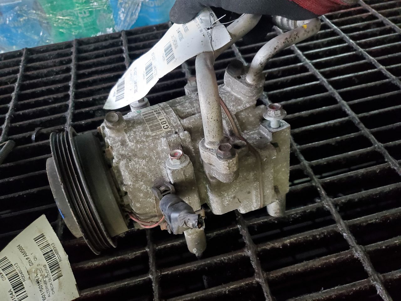 2009 HYUNDAI ACCENT AC COMPRESSOR - 488566 — photo 5
