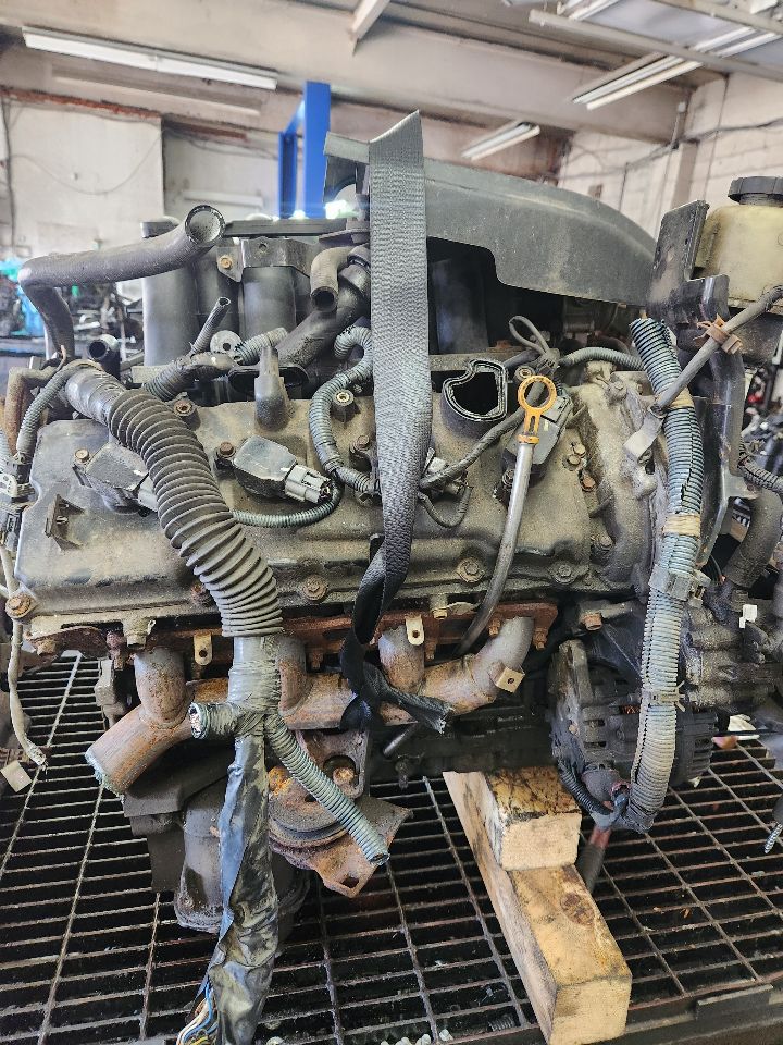 2004 NISSAN TITAN ENGINE ASSEMBLY - 488621