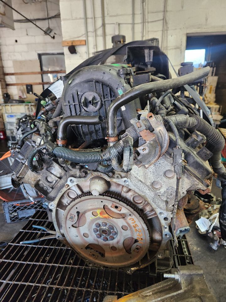 2004 NISSAN TITAN ENGINE ASSEMBLY - 488621 — photo 2