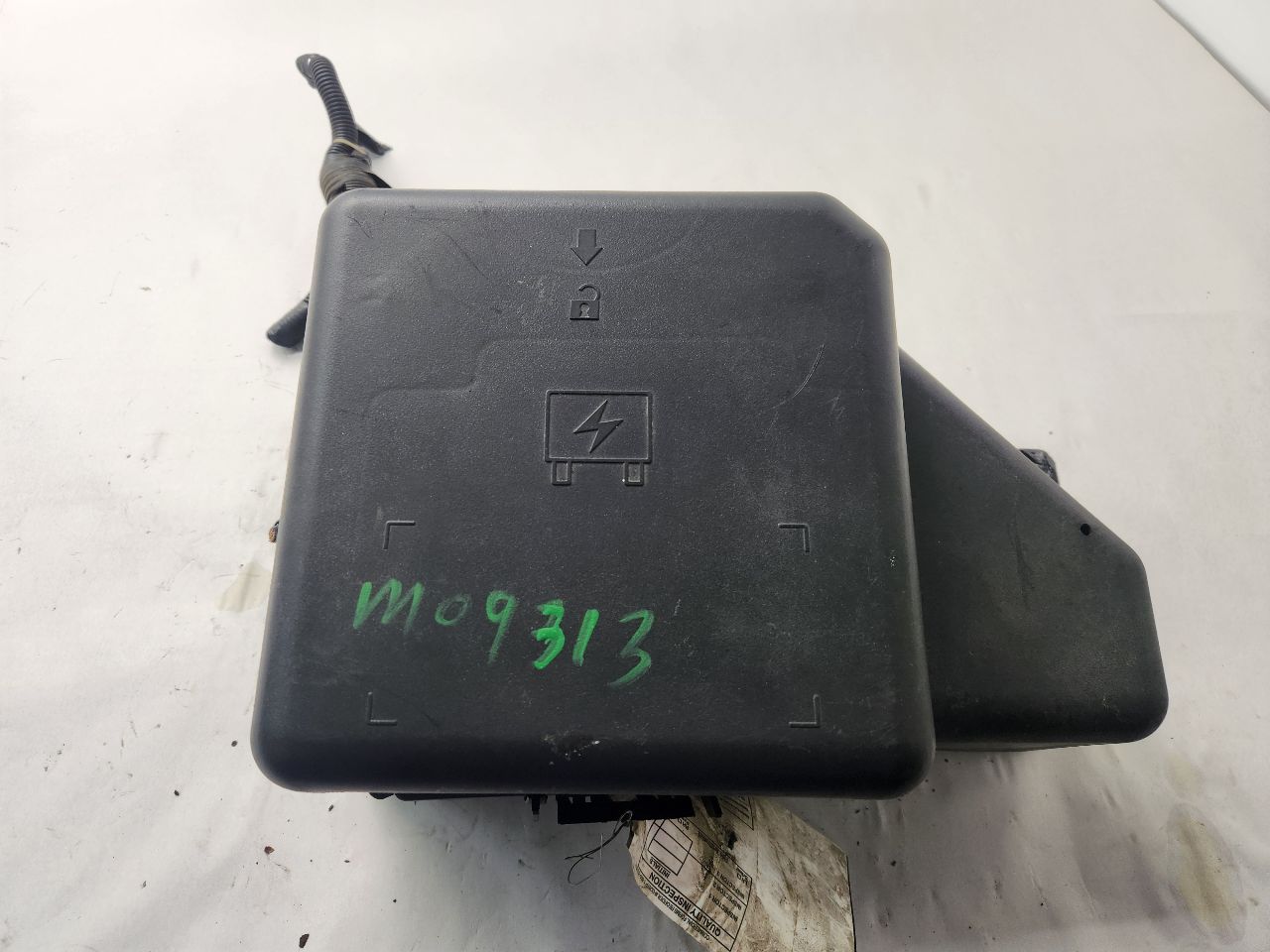 2004 CHEVROLET SILVERADO 2500 PICKUP Fuse Box, Engine - 488759