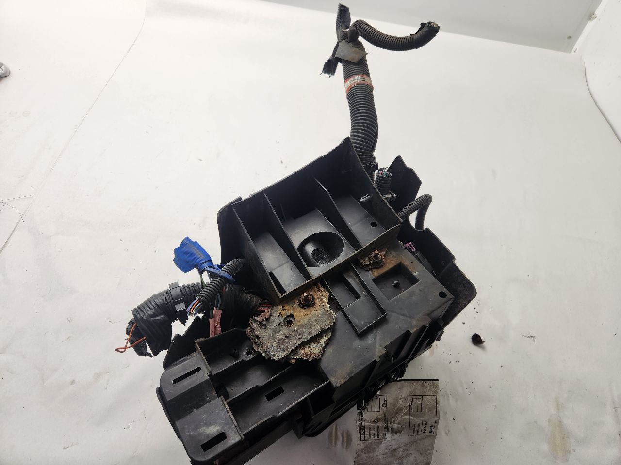 2004 CHEVROLET SILVERADO 2500 PICKUP Fuse Box, Engine - 488759 — photo 2