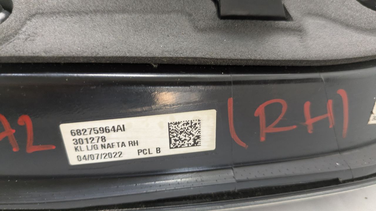 2022 JEEP CHEROKEE Right TAIL LAMP - 488792 — photo 4