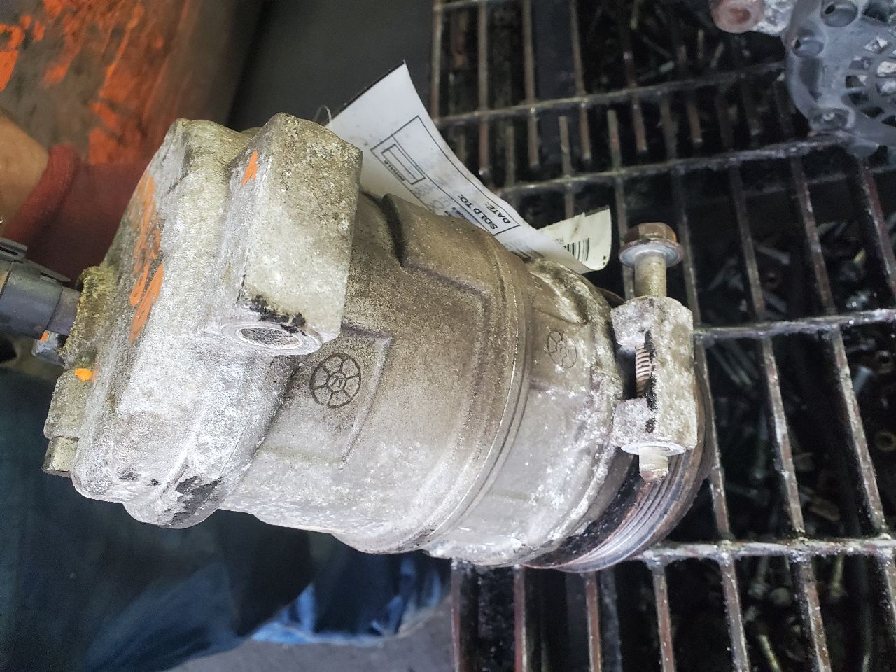 2007 CHEVROLET VAN AC COMPRESSOR - 488830 — photo 4