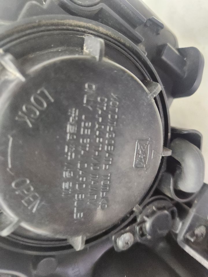 2016 HYUNDAI SANTA FE Right HEADLAMP ASSEMBLY - 489059 — photo 4