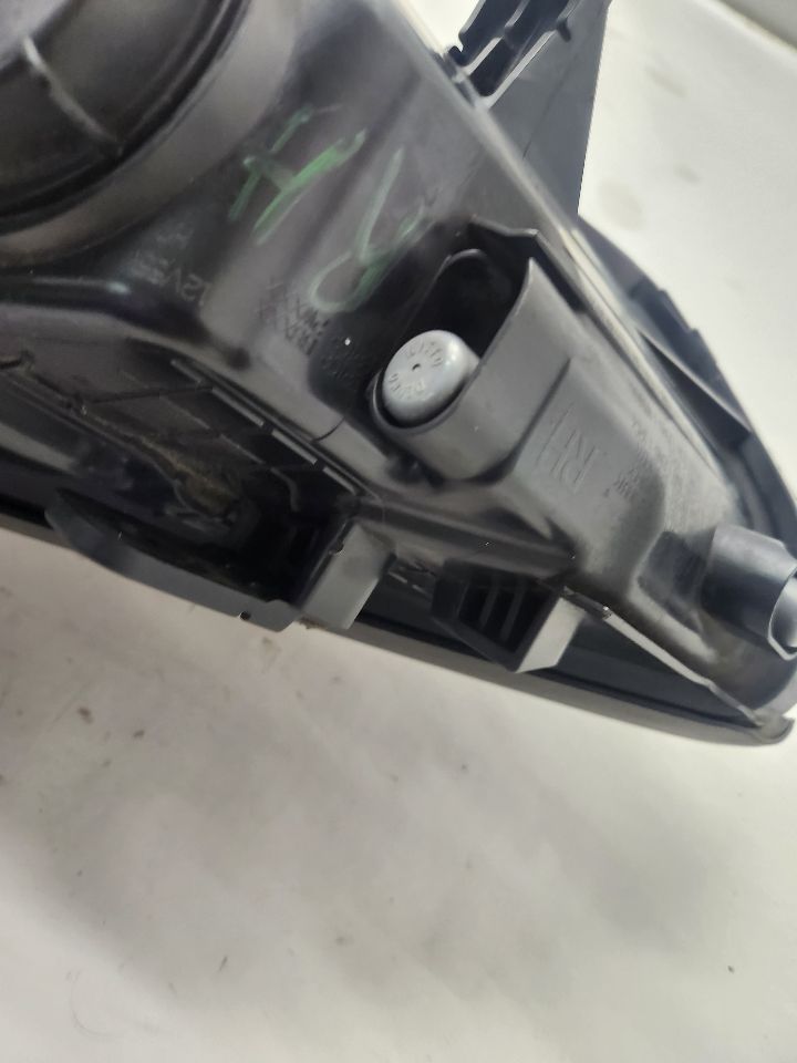 2016 HYUNDAI SANTA FE Right HEADLAMP ASSEMBLY - 489059 — photo 5