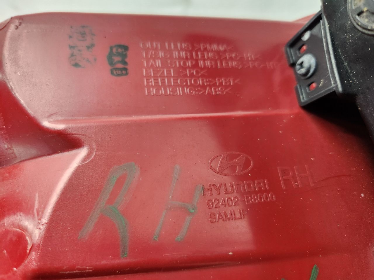 2016 HYUNDAI SANTA FE Right TAIL LAMP - 489060 — photo 5