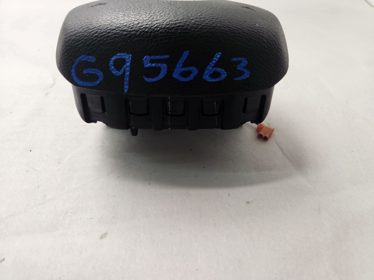 2011 BMW X6 8cyl Gasoline Turbo 4.4 Left AIR BAG - 489122 — photo 4