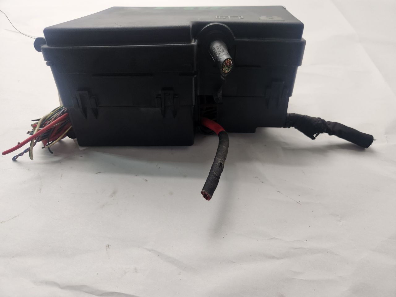 2009 VOLVO 40 SERIES Fuse Box, Engine - 489209 — photo 3