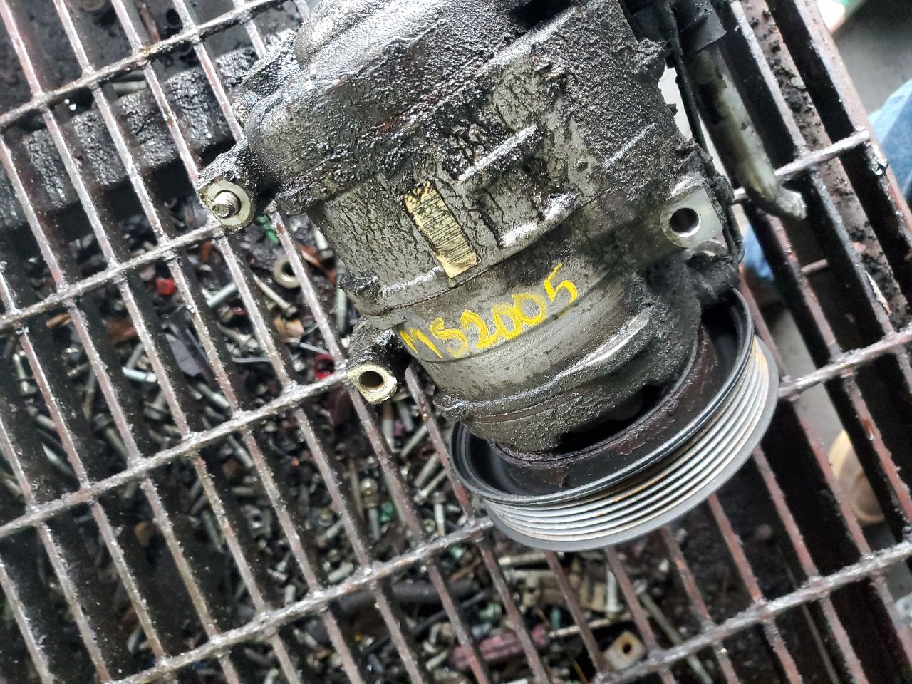 2011 HONDA ODYSSEY AC COMPRESSOR - 489526 — photo 4