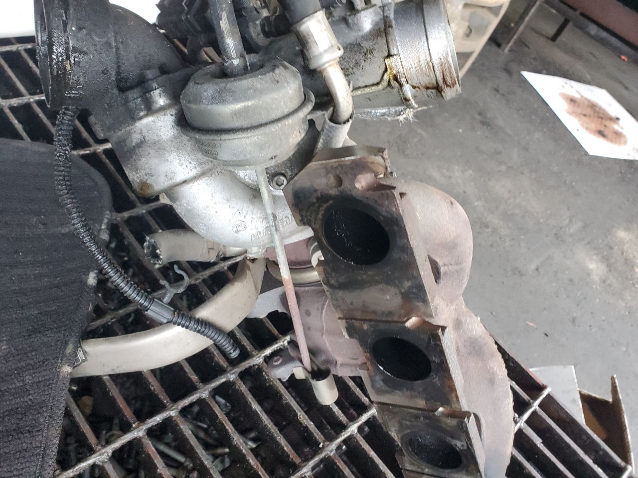2015 VOLKSWAGEN CC EXHAUST MANIFOLD - 489784 — photo 2