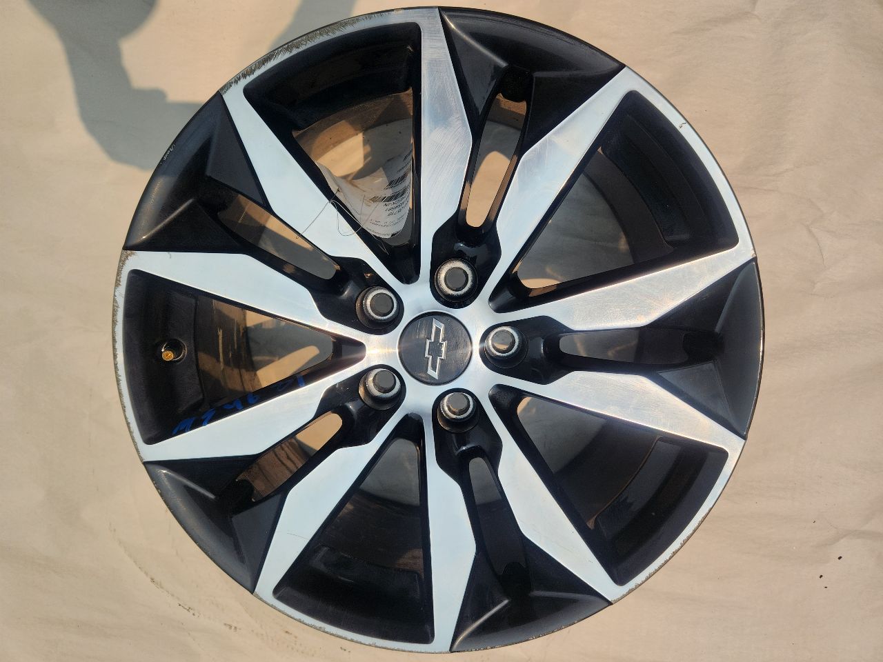 2022 CHEVROLET MALIBU WHEEL - 489930 — photo 1
