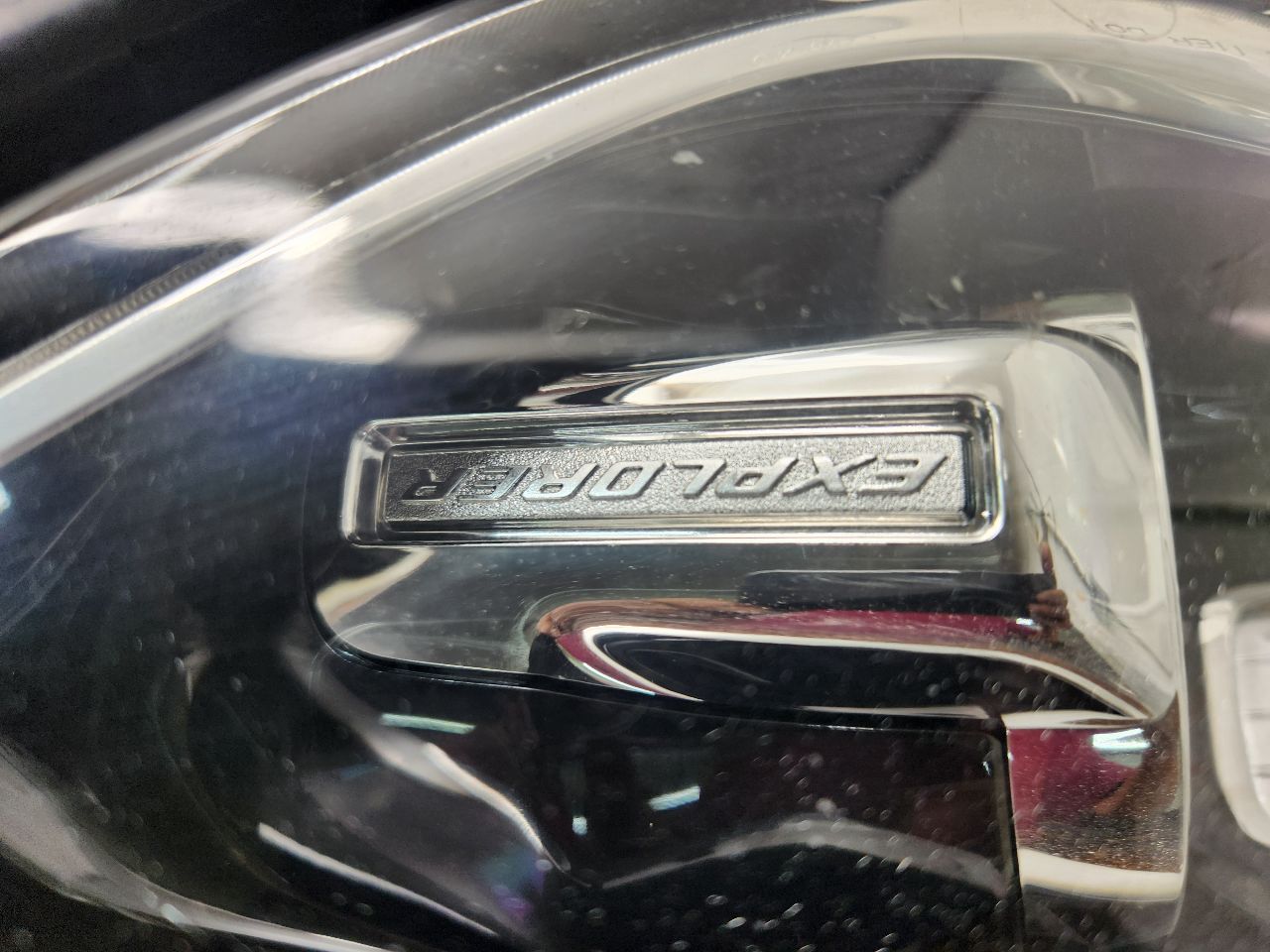 2012 FORD EXPLORER Left HEADLAMP ASSEMBLY - 490057 — photo 2