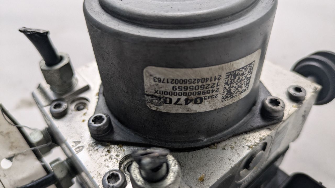 2014 BUICK LACROSSE Anti-lock Brake Pts - 490220 — photo 3