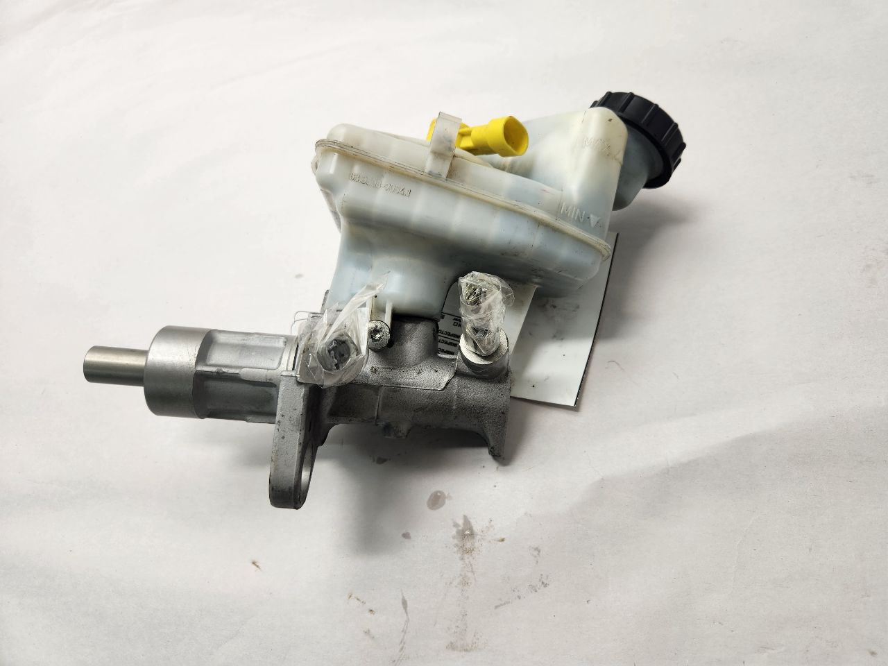 2014 BUICK LACROSSE BRAKE MASTER CYL - 490221 — photo 2