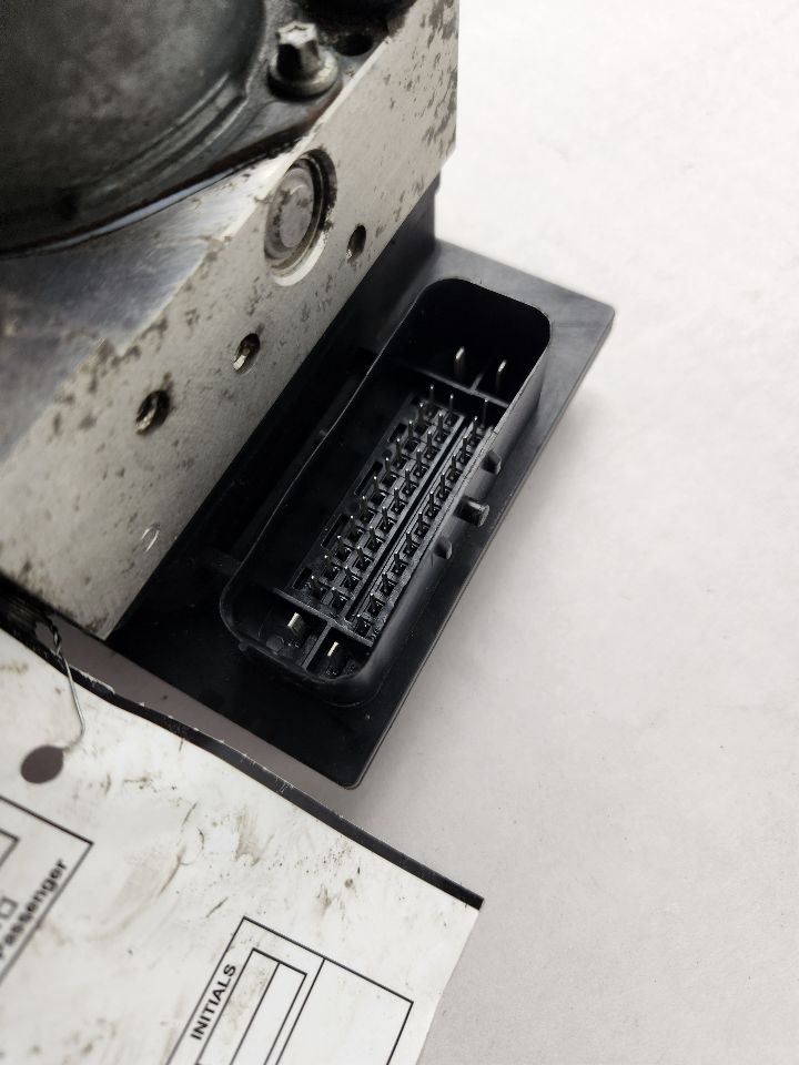 2011 FORD FLEX Anti-lock Brake Pts - 490242 — photo 2