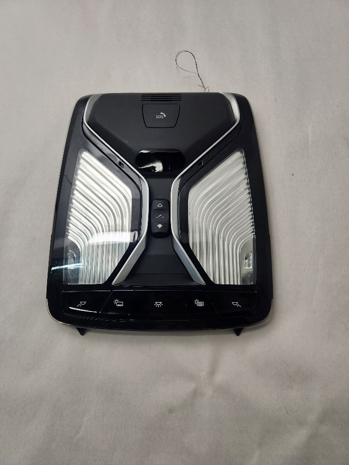 2016 BMW 750i Console, Front - 490727