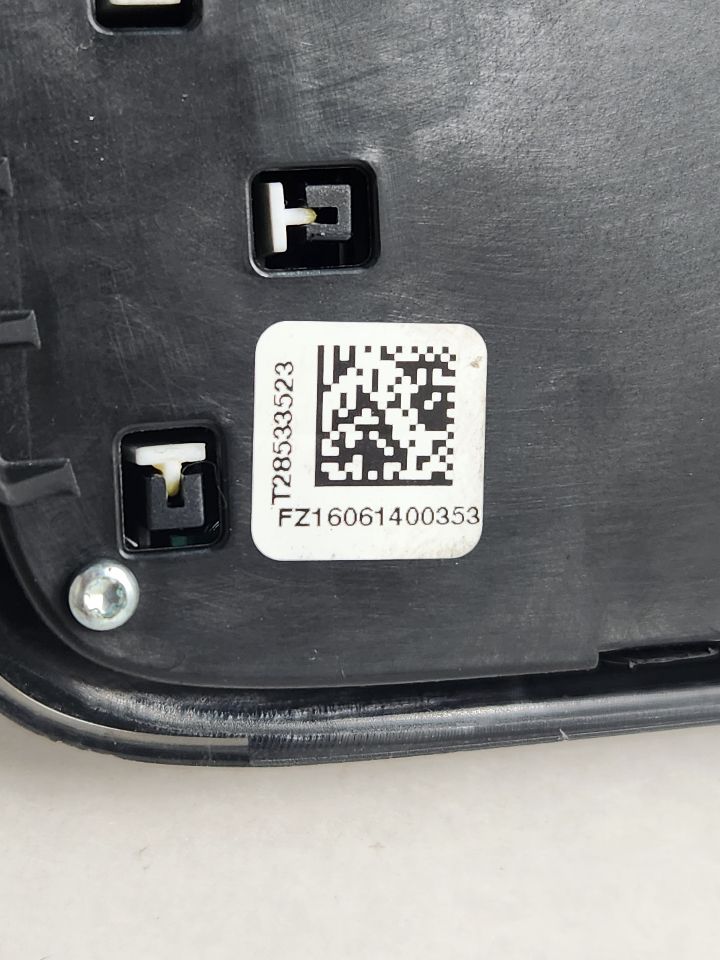 2016 BMW 750i Console, Front - 490727 — photo 3