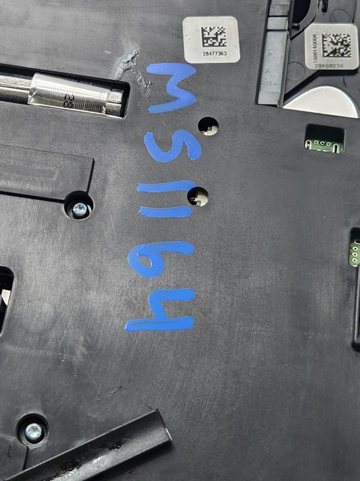 2016 BMW 750i Console, Front - 490727 — photo 6