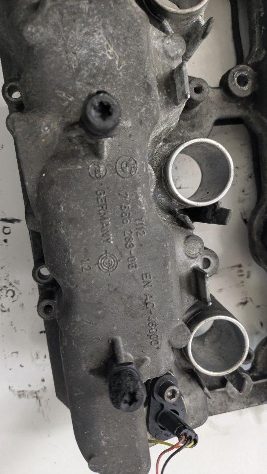 2013 BMW 750i VALVE COVER - 490864 — photo 2