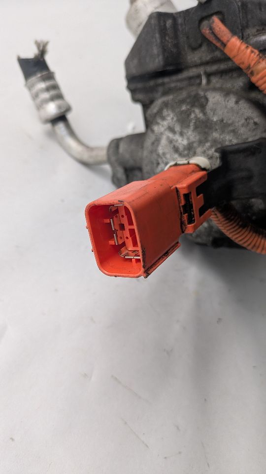 2014 TOYOTA PRIUS AC COMPRESSOR - 490978 — photo 3