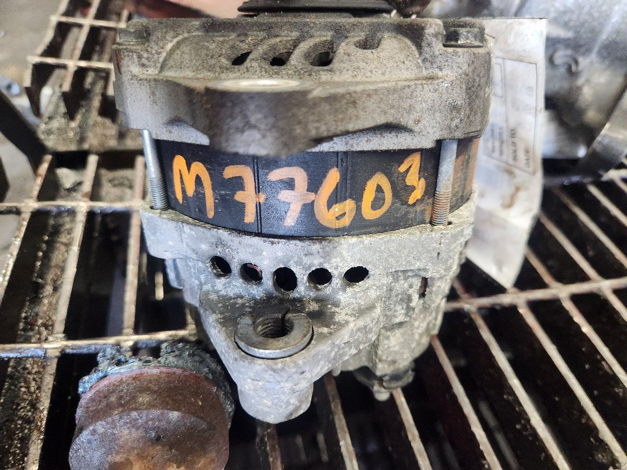 2013 DODGE JOURNEY ALTERNATOR - 491020 — photo 2