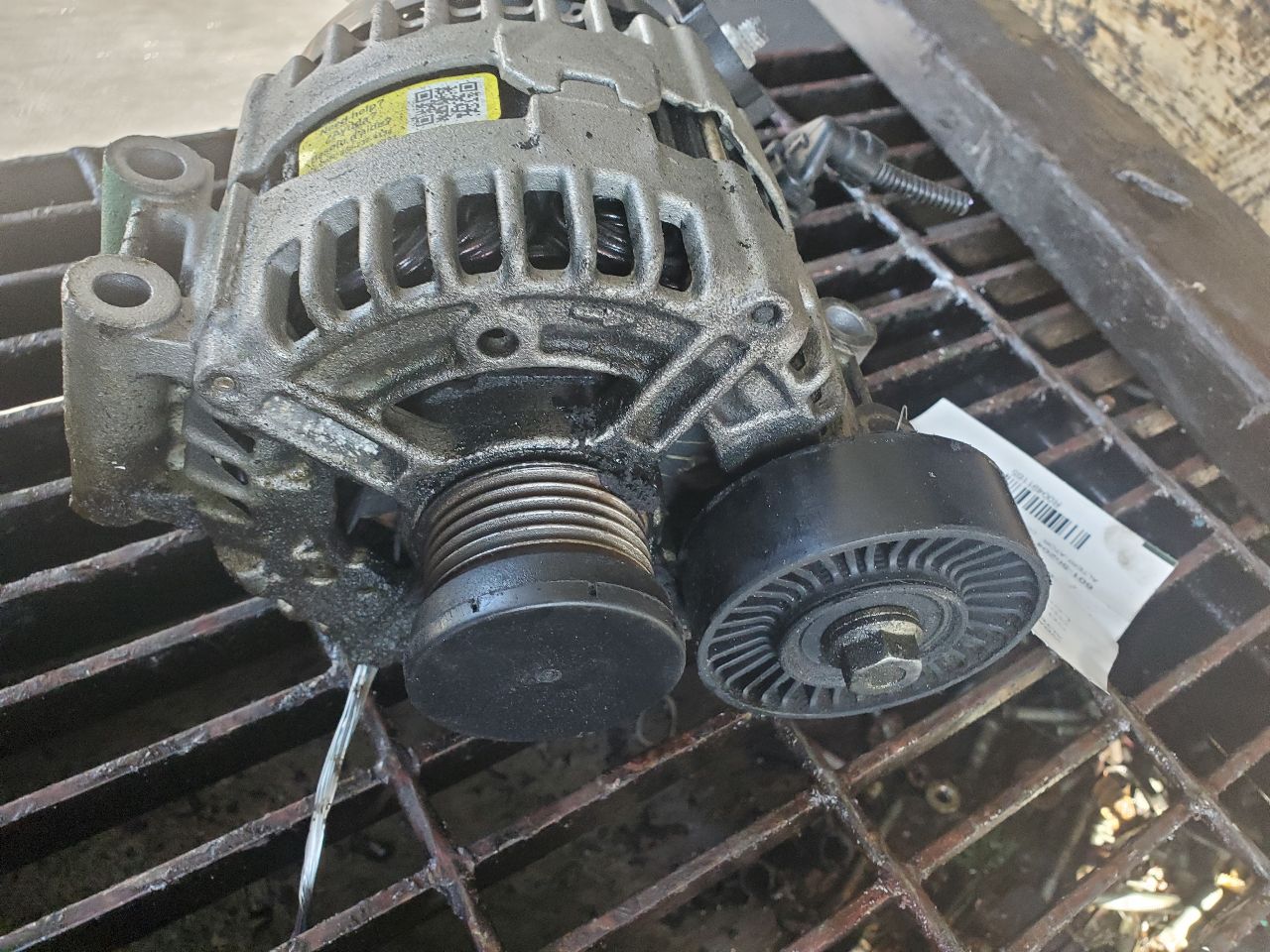 2011 BMW 328i ALTERNATOR - 491165 — photo 3