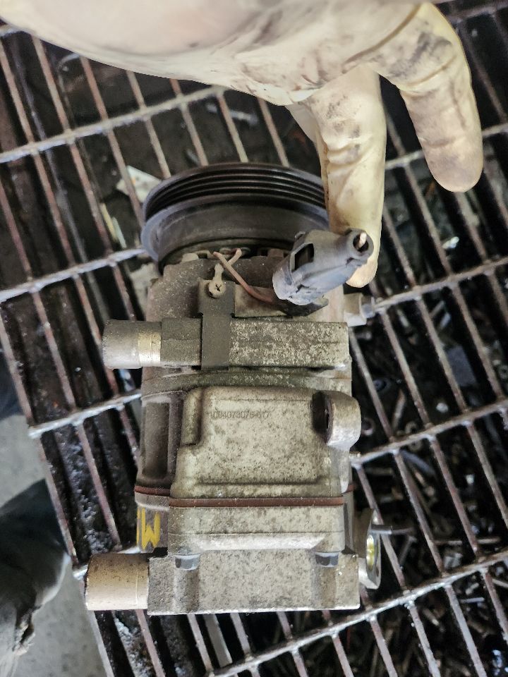2010 HYUNDAI ELANTRA AC COMPRESSOR - 491211 — photo 3